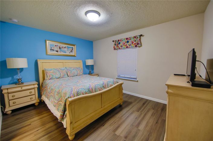 Image No.24-9 Bed House for sale