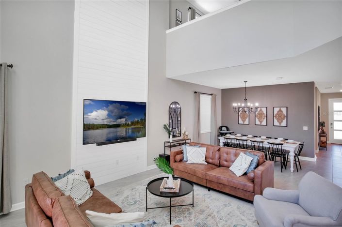 Image No.8-5 Bed House for sale