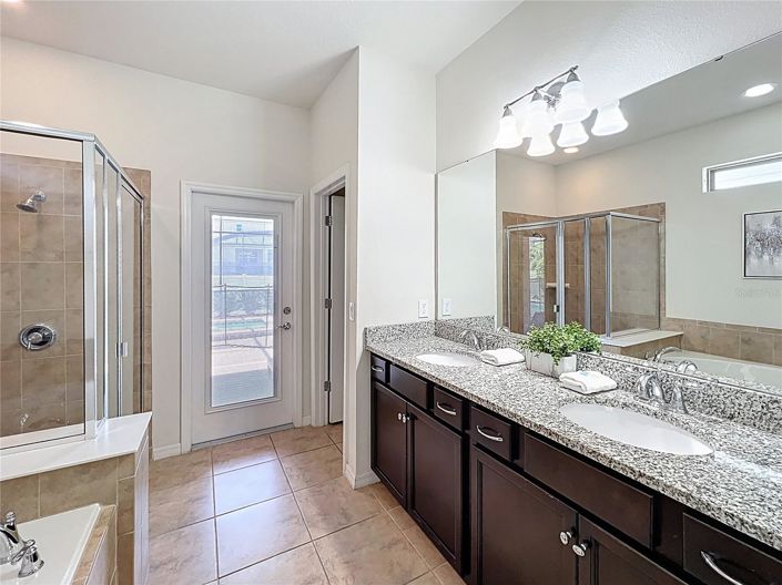 Image No.21-8 Bed House for sale