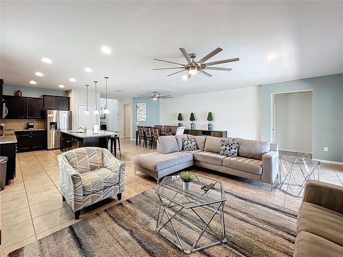 Image No.4-8 Bed House for sale