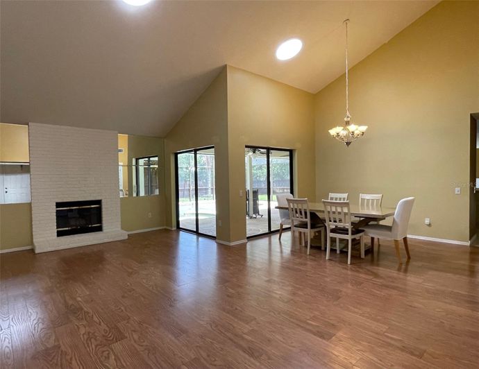 Image No.7-4 Bed House for sale