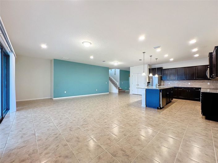 Image No.3-9 Bed House for sale