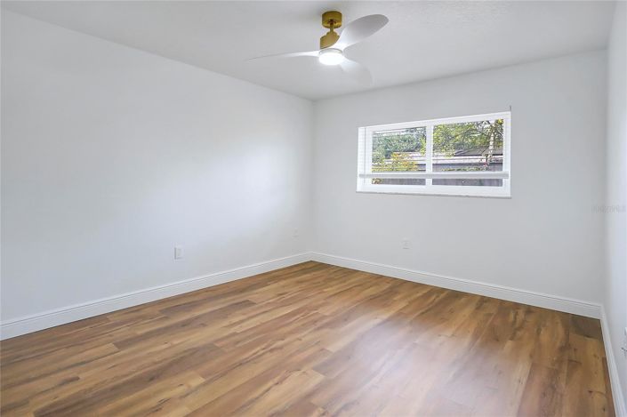 Image No.24-4 Bed House for sale