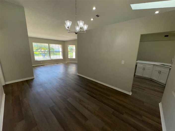 Image No.10-4 Bed House for sale