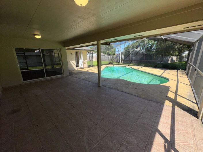 Image No.29-4 Bed House for sale