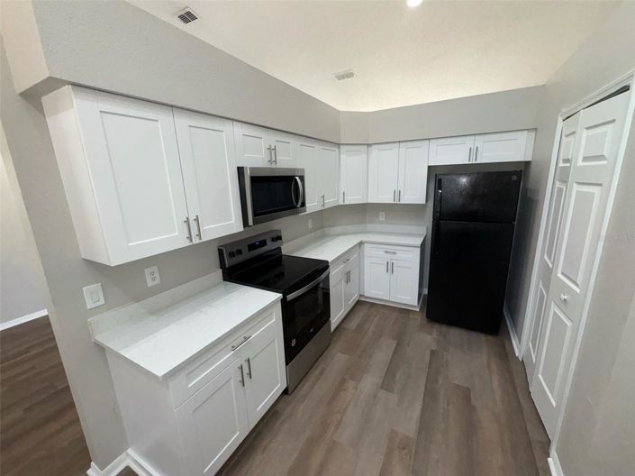 Image No.3-4 Bed House for sale