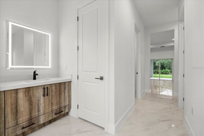 Image No.13-3 Bed House for sale