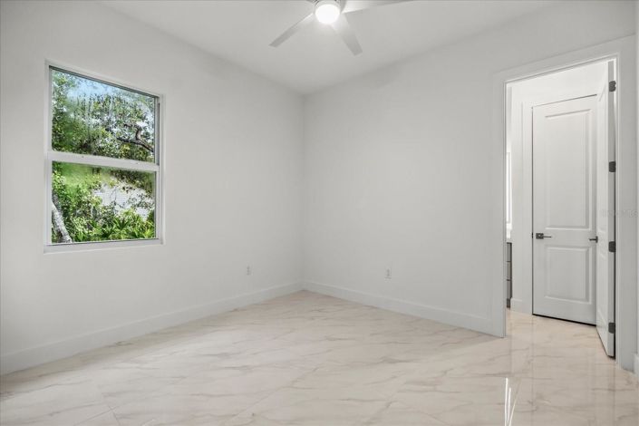 Image No.30-3 Bed House for sale