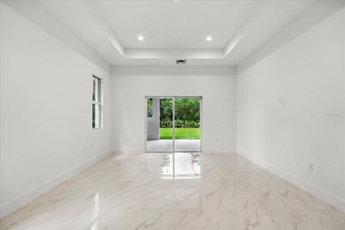 Image No.7-3 Bed House for sale