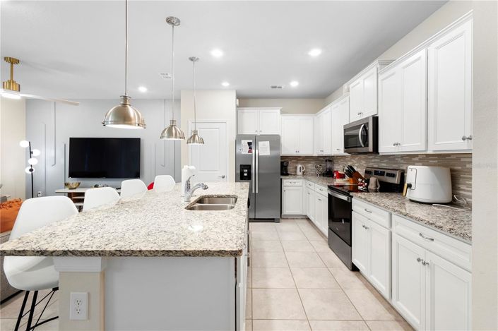 Image No.4-5 Bed Townhouse for sale