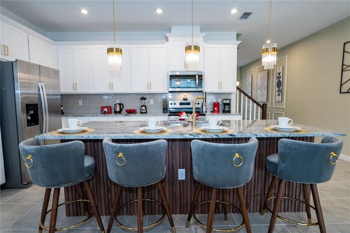 Image No.11-5 Bed Townhouse for sale