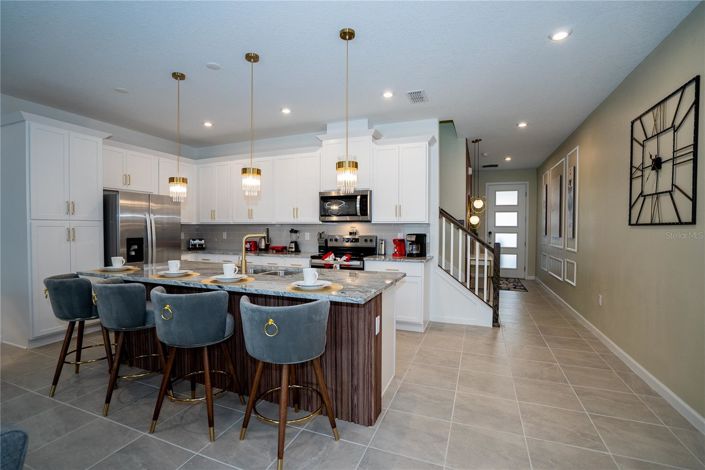 Image No.9-5 Bed Townhouse for sale