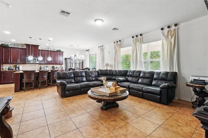 Image No.16-5 Bed House for sale