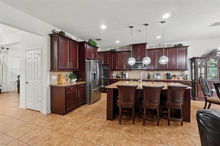 Image No.17-5 Bed House for sale