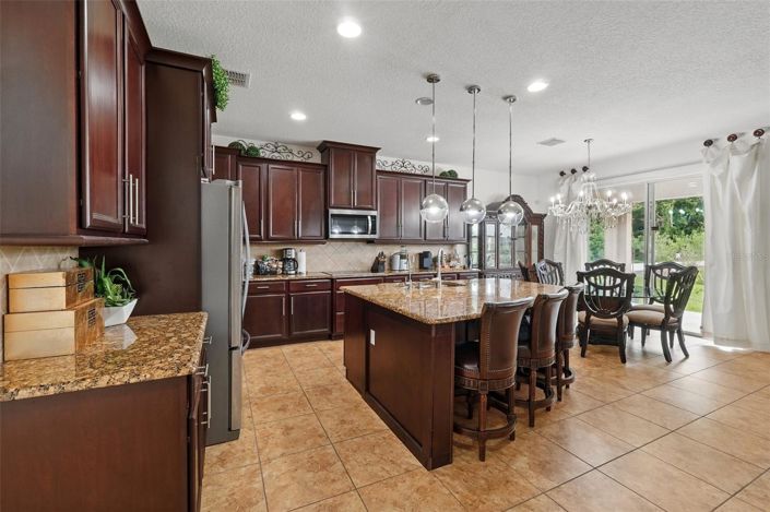 Image No.19-5 Bed House for sale