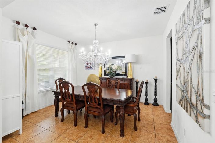 Image No.8-5 Bed House for sale