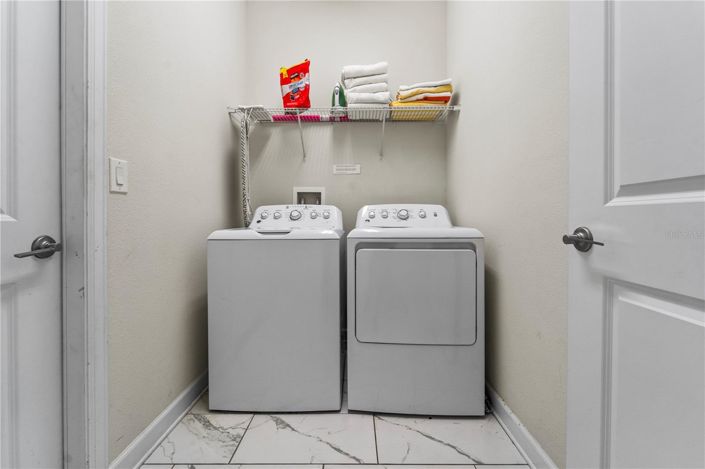 Image No.17-6 Bed House for sale