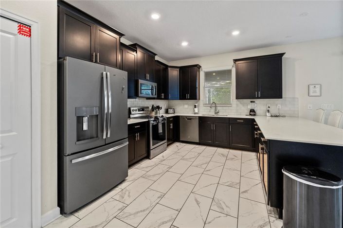 Image No.7-6 Bed House for sale