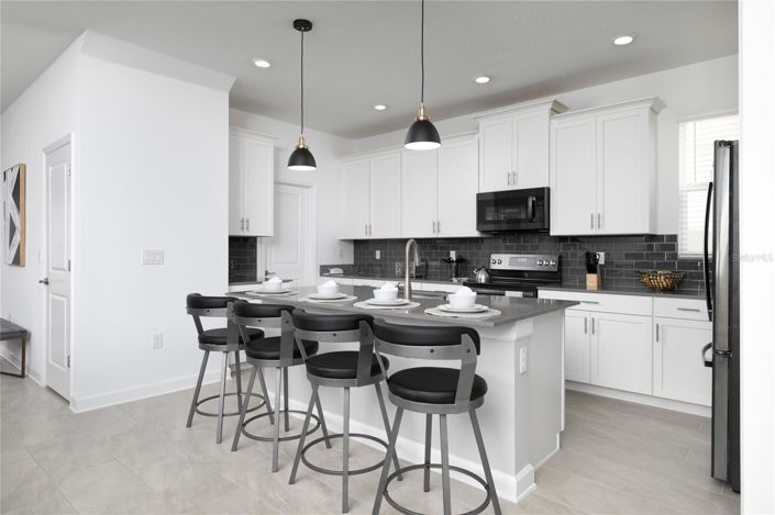 Image No.9-5 Bed Townhouse for sale