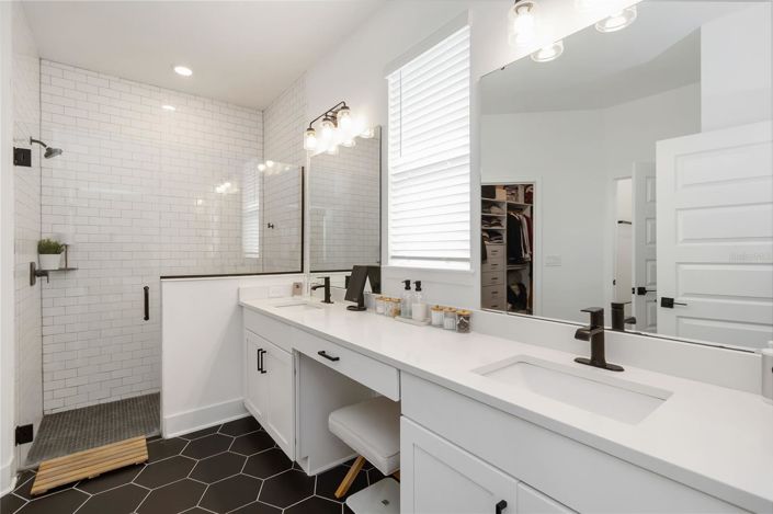 Image No.15-4 Bed House for sale