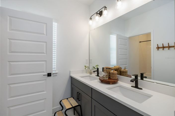 Image No.22-4 Bed House for sale