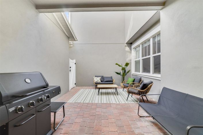 Image No.26-3 Bed Townhouse for sale