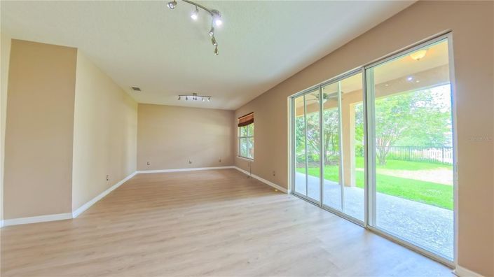 Image No.11-4 Bed House for sale