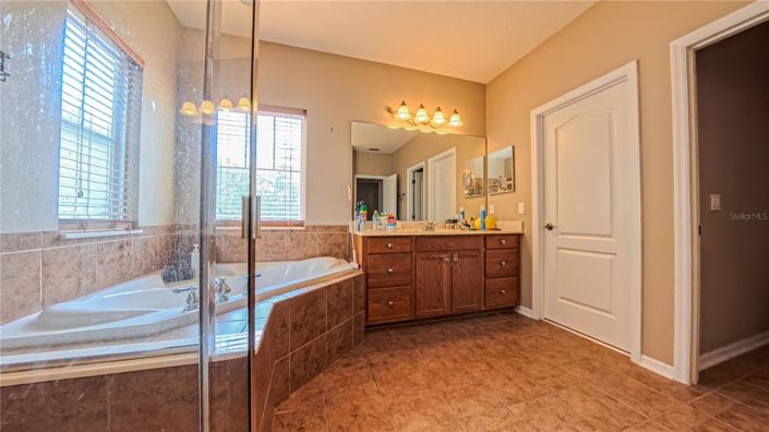 Image No.26-4 Bed House for sale