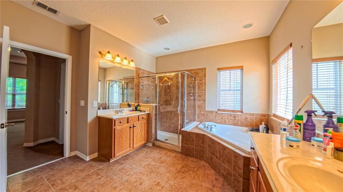 Image No.27-4 Bed House for sale