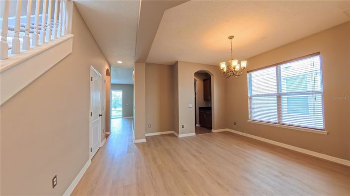 Image No.8-4 Bed House for sale