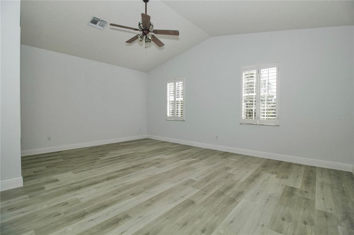 Image No.22-5 Bed House for sale