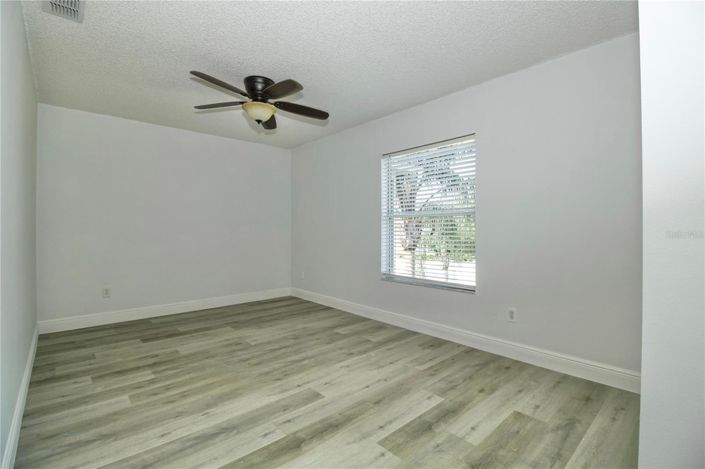 Image No.23-5 Bed House for sale