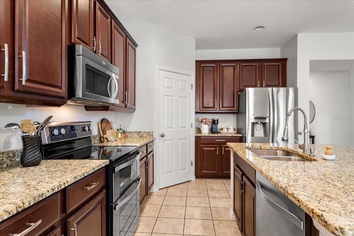 Image No.6-4 Bed House for sale