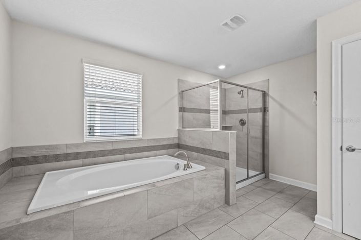 Image No.24-6 Bed House for sale