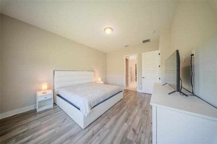 Image No.26-3 Bed House for sale