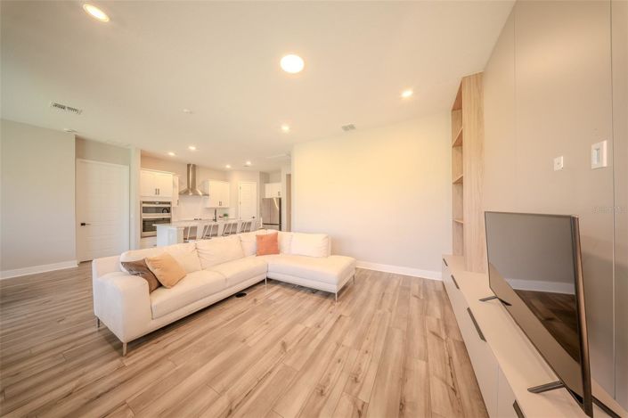 Image No.8-3 Bed House for sale