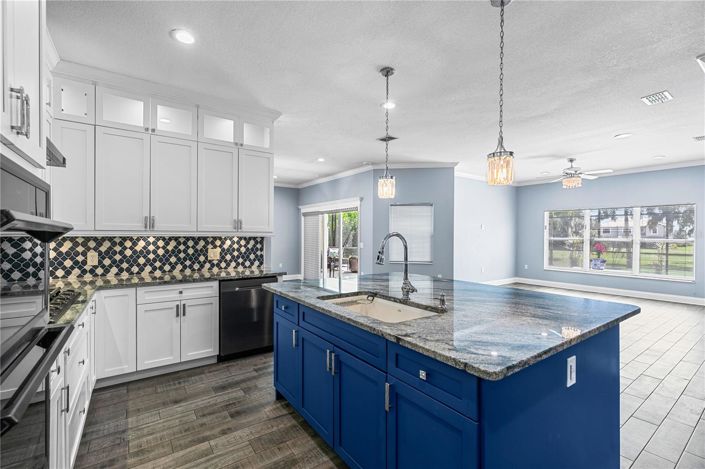 Image No.25-4 Bed House for sale