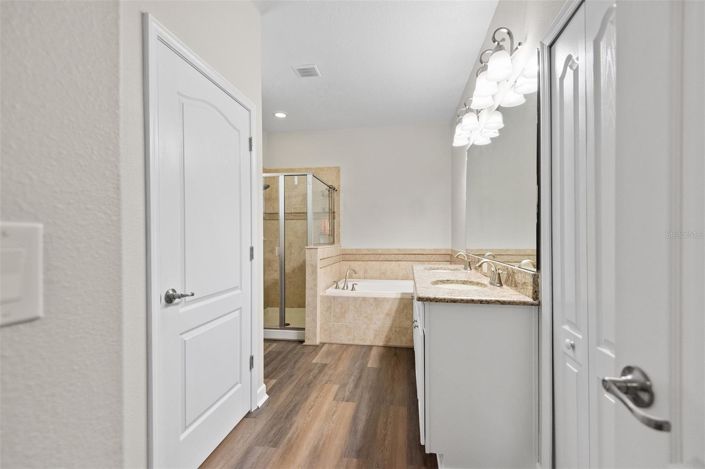 Image No.15-4 Bed House for sale