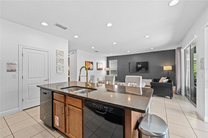 Image No.15-5 Bed House for sale