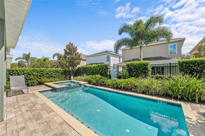 Image No.19-5 Bed House for sale