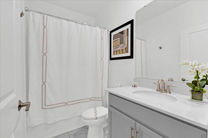 Image No.18-6 Bed House for sale