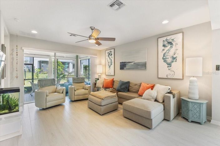 Image No.16-4 Bed House for sale