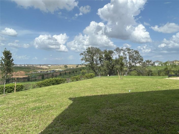 Image No.10-5 Bed House for sale