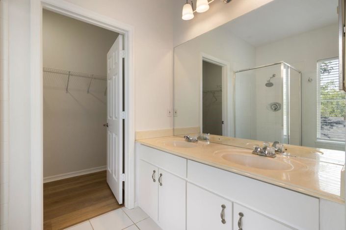 Image No.11-3 Bed House for sale