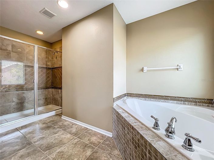 Image No.40-4 Bed House for sale