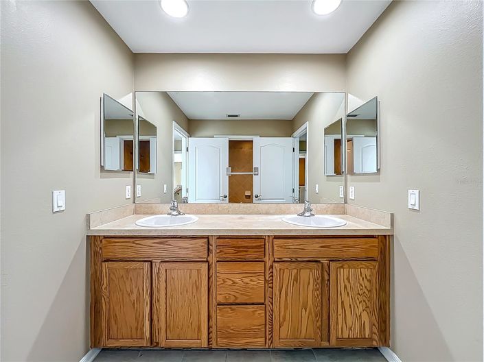 Image No.51-4 Bed House for sale