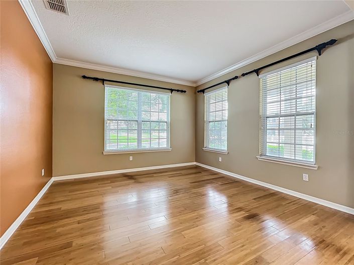 Image No.6-4 Bed House for sale