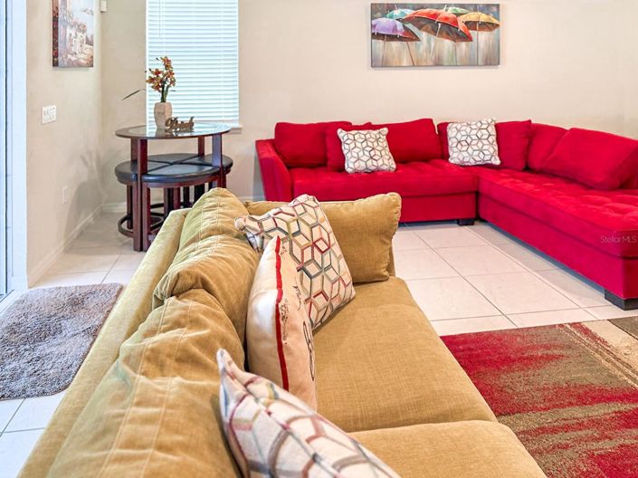 Image No.7-7 Bed House for sale