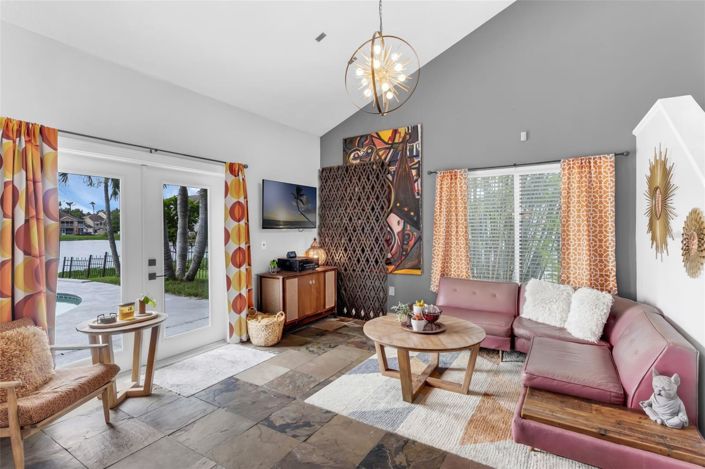 Image No.10-3 Bed House for sale