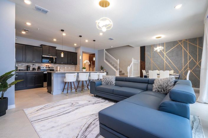 Image No.17-5 Bed Townhouse for sale